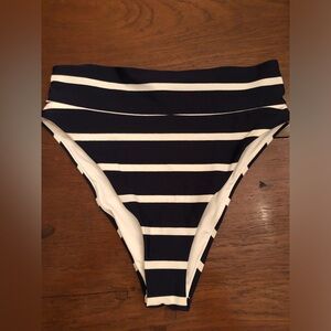 American Eagle Cheeky Bikini Bottoms Size Medium
Black/White